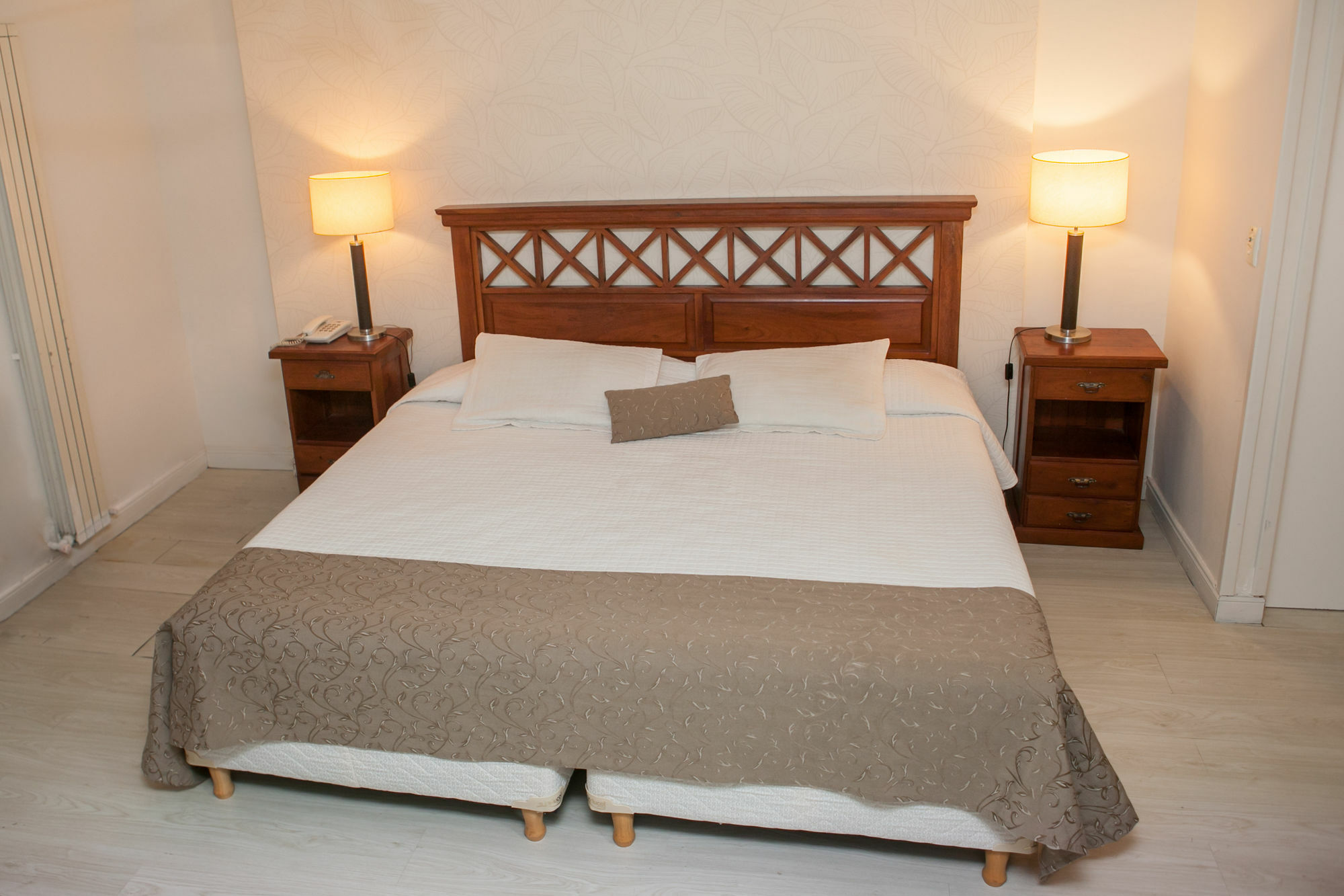 Bagu Pinamar Hotel Ngoại thất bức ảnh